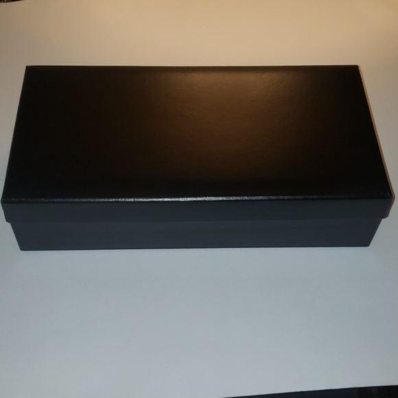 Bombay Floral Glass Wine Bottle Stoppers - Picture 5 of 7